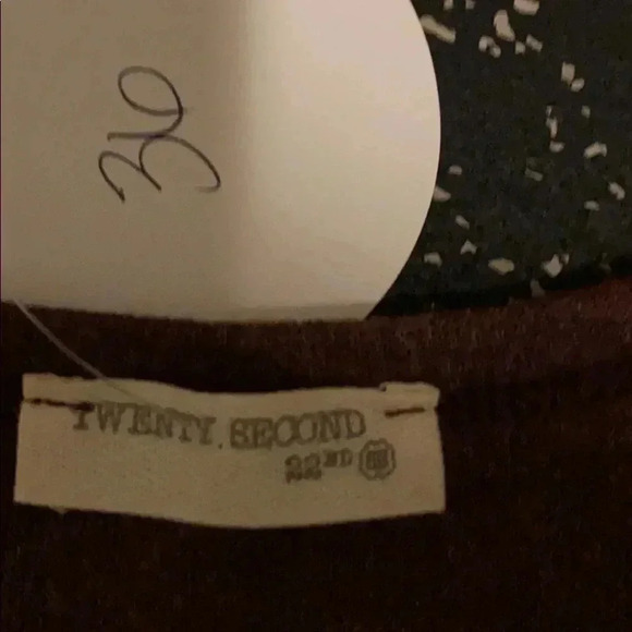 Sweater size small - Picture 3 of 3